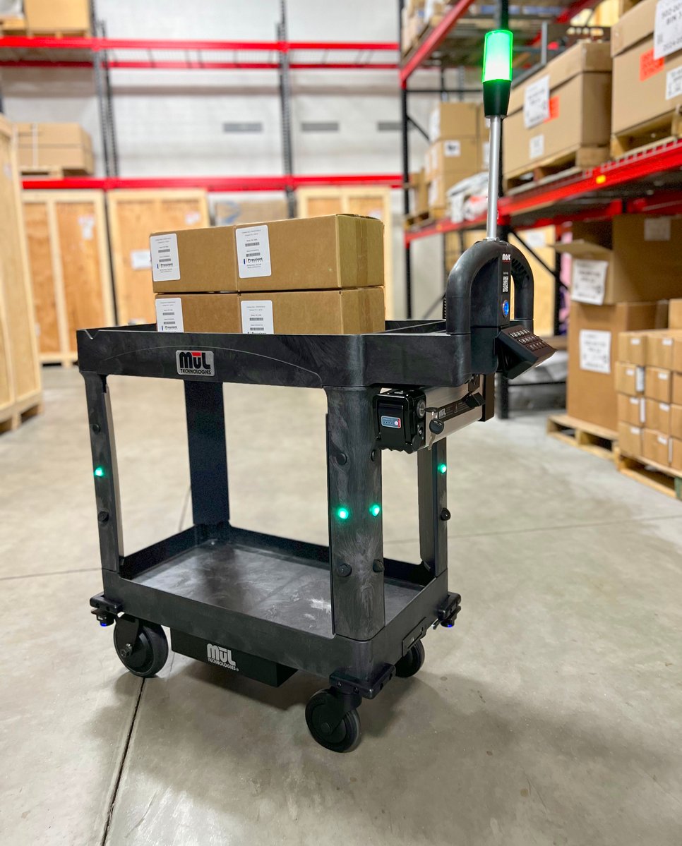 5 Series MARC AMR in warehouse.